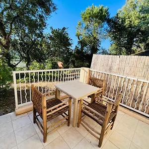 https://studio-de-vacances-dans-residence-avec-piscine.fr-provencehotel.com